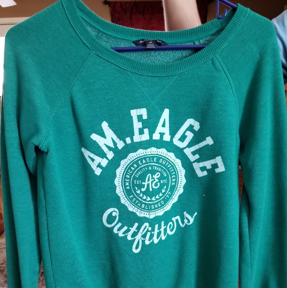 American Eagle sweat shirt
